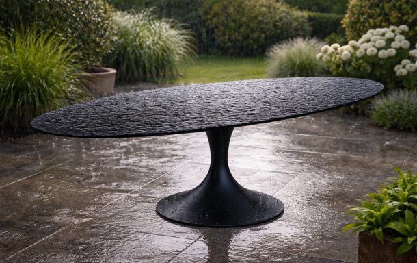 na regen eettafel in de regen